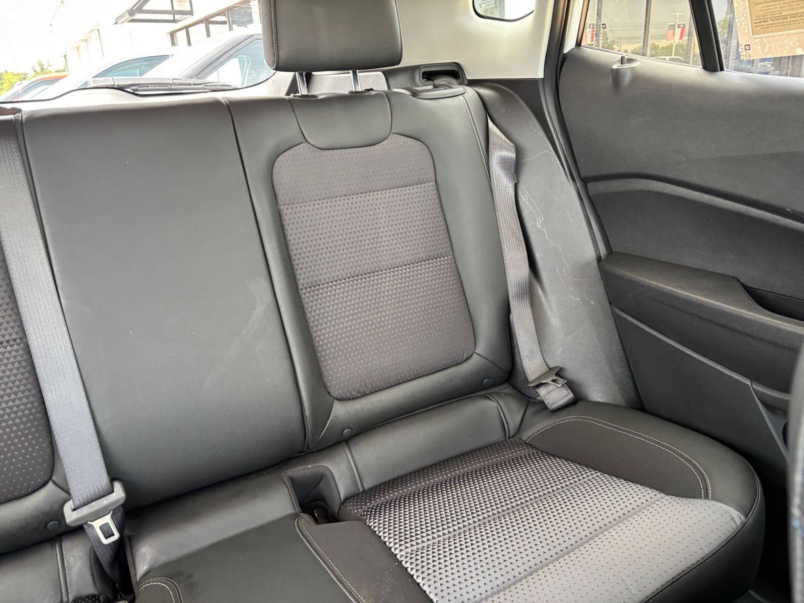 Used 2025 Chevrolet Trax LT FWD image 31