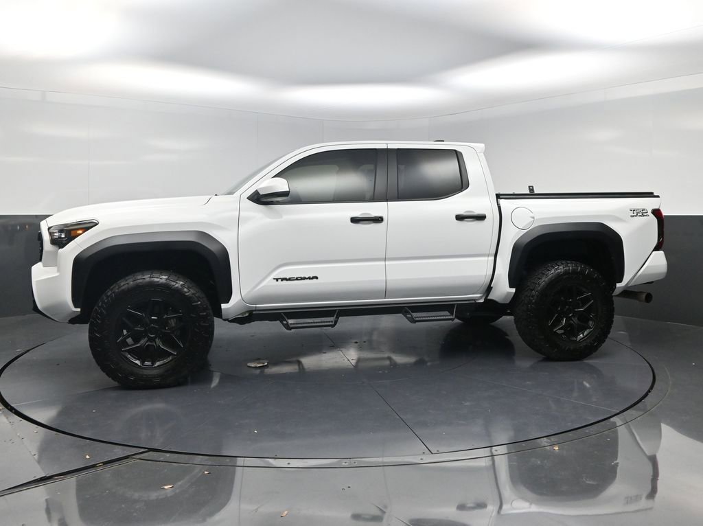 Used 2024 Toyota Tacoma TRD Off-Road AWD/4WD image 3