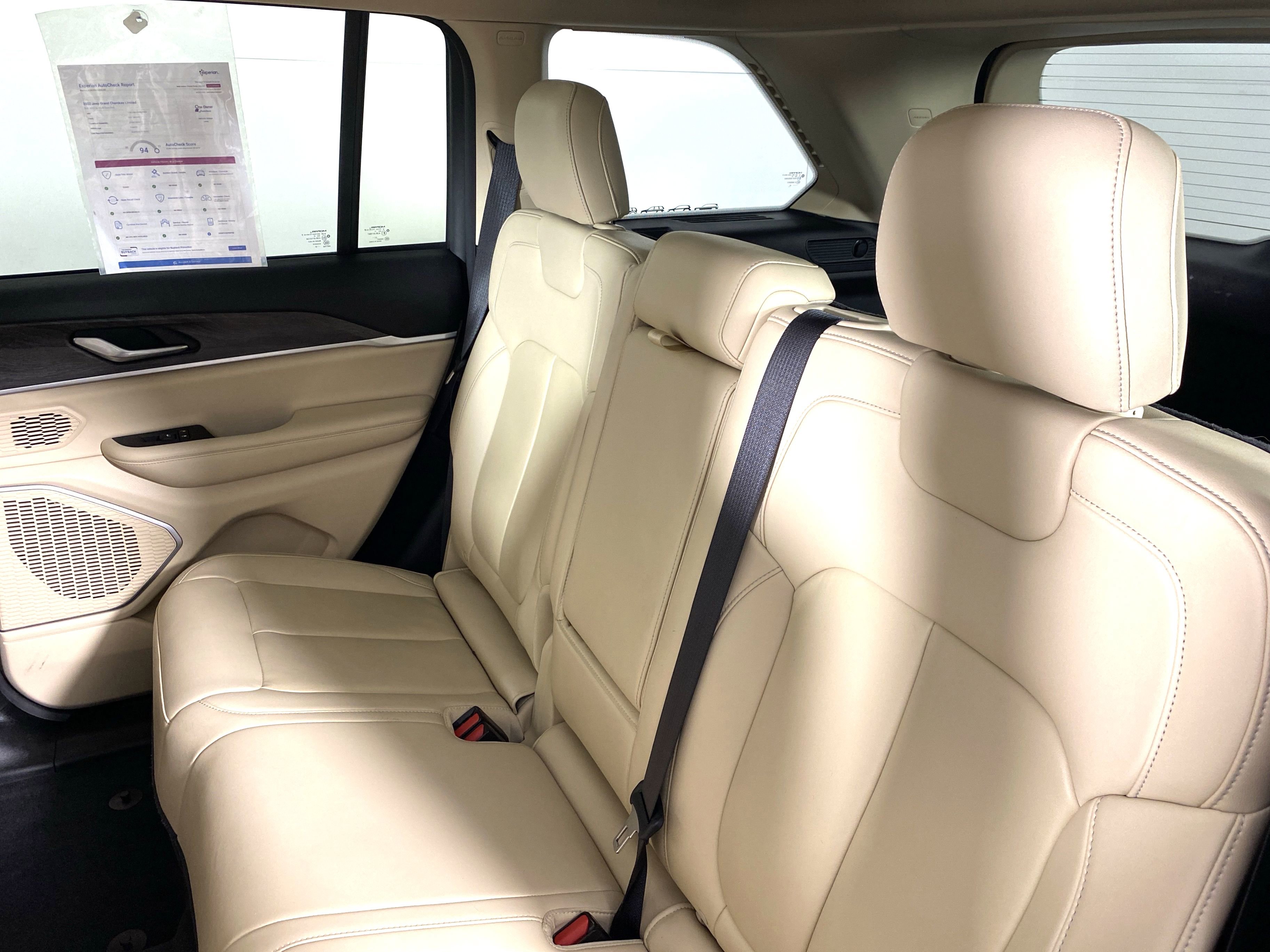 Used 2022 Jeep Grand Cherokee Limited image 35