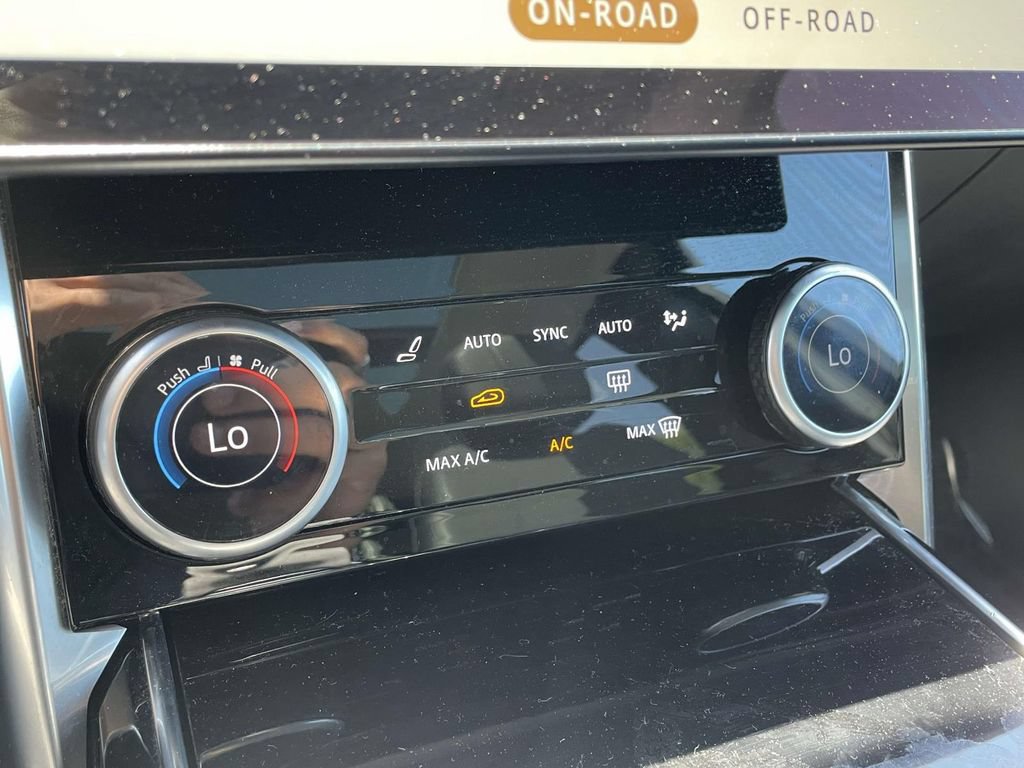 Certified 2022 Land Rover Range Rover SE AWD/4WD image 30
