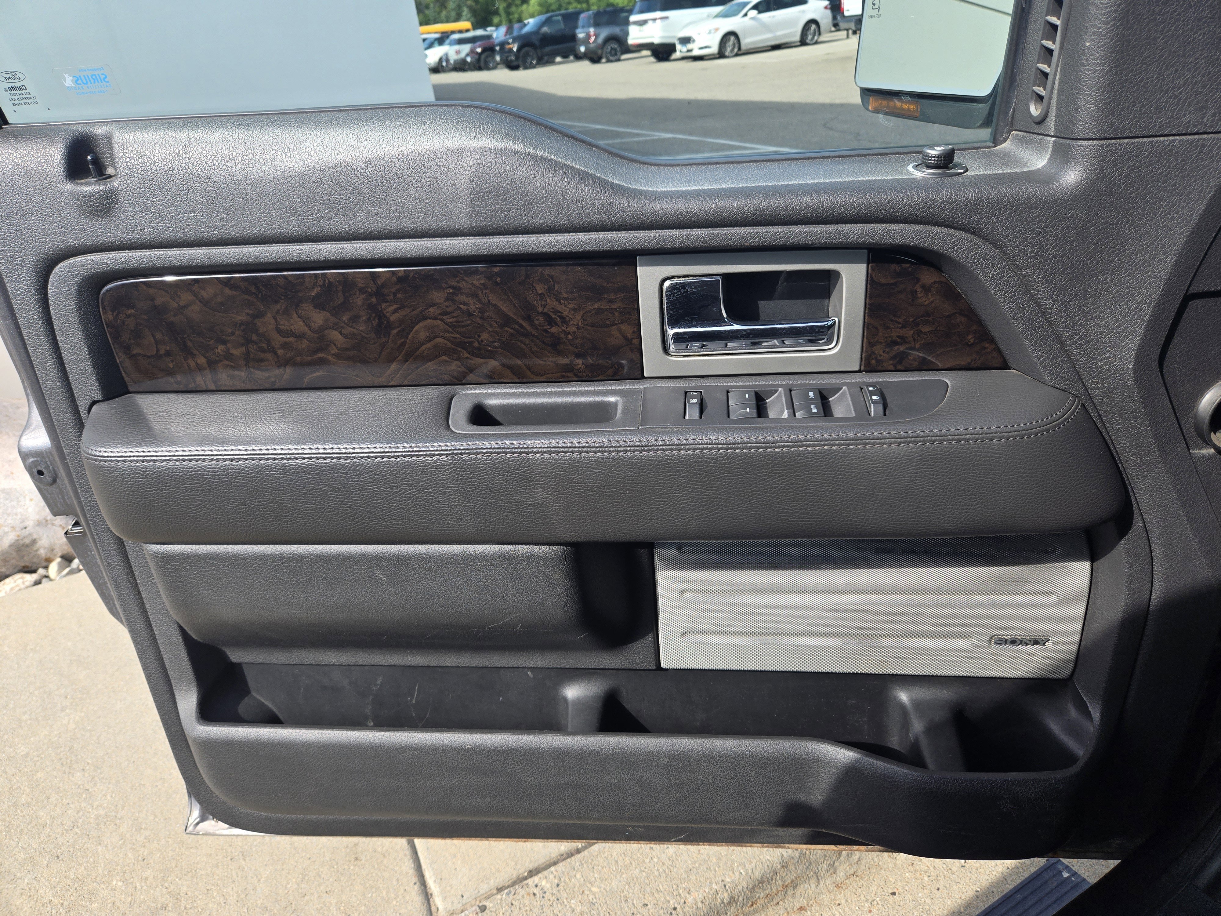 Used 2014 Ford F150 Platinum image 21