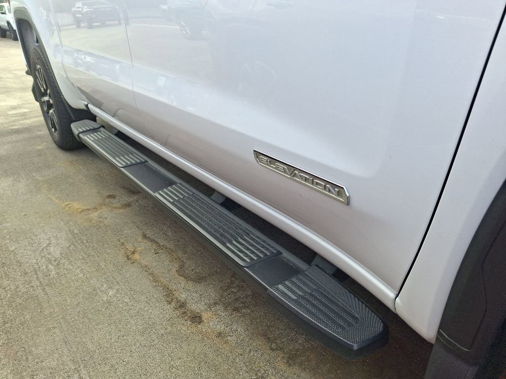 Used 2023 GMC Sierra 1500 Elevation w/ LPO, Elevation Black Package AWD/4WD image 6