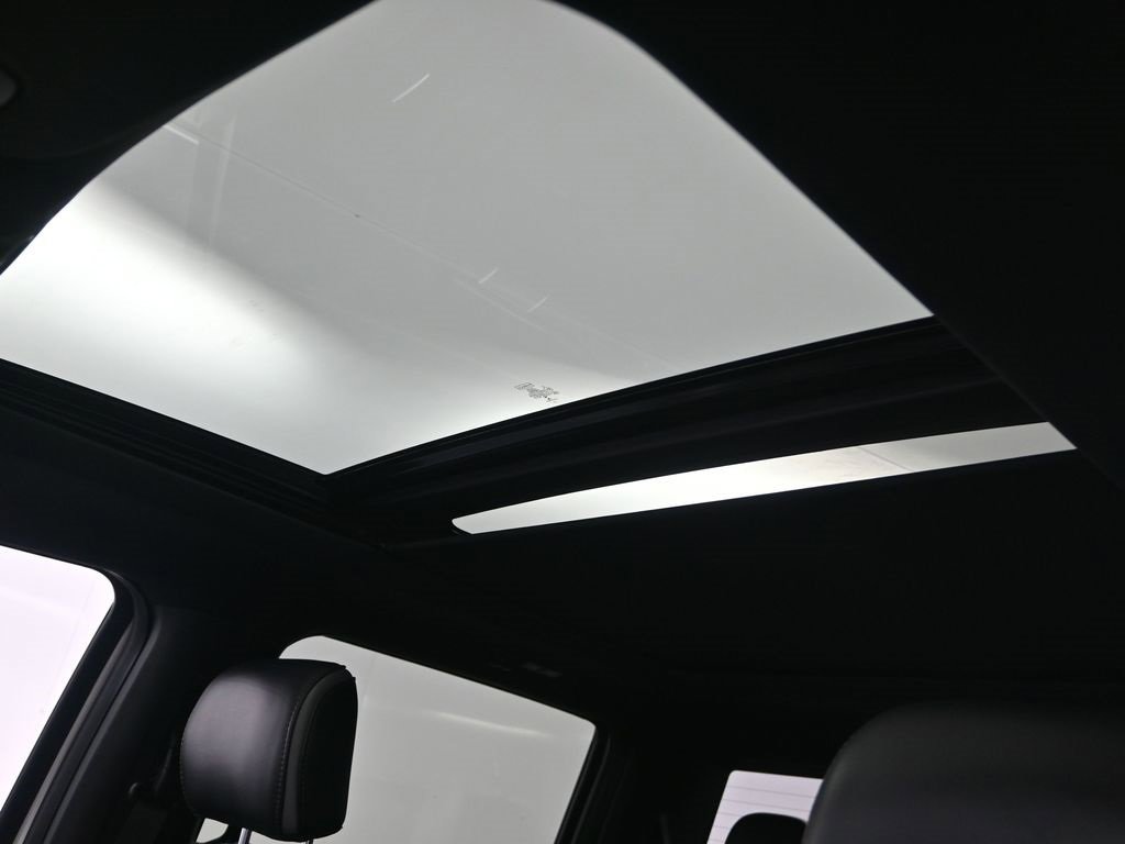 Used 2019 Ford F150 Platinum w/ Equipment Group 701A Luxury image 28