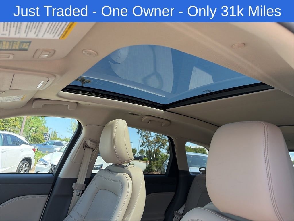 Used 2022 Lincoln Corsair FWD w/ Premium Package image 10