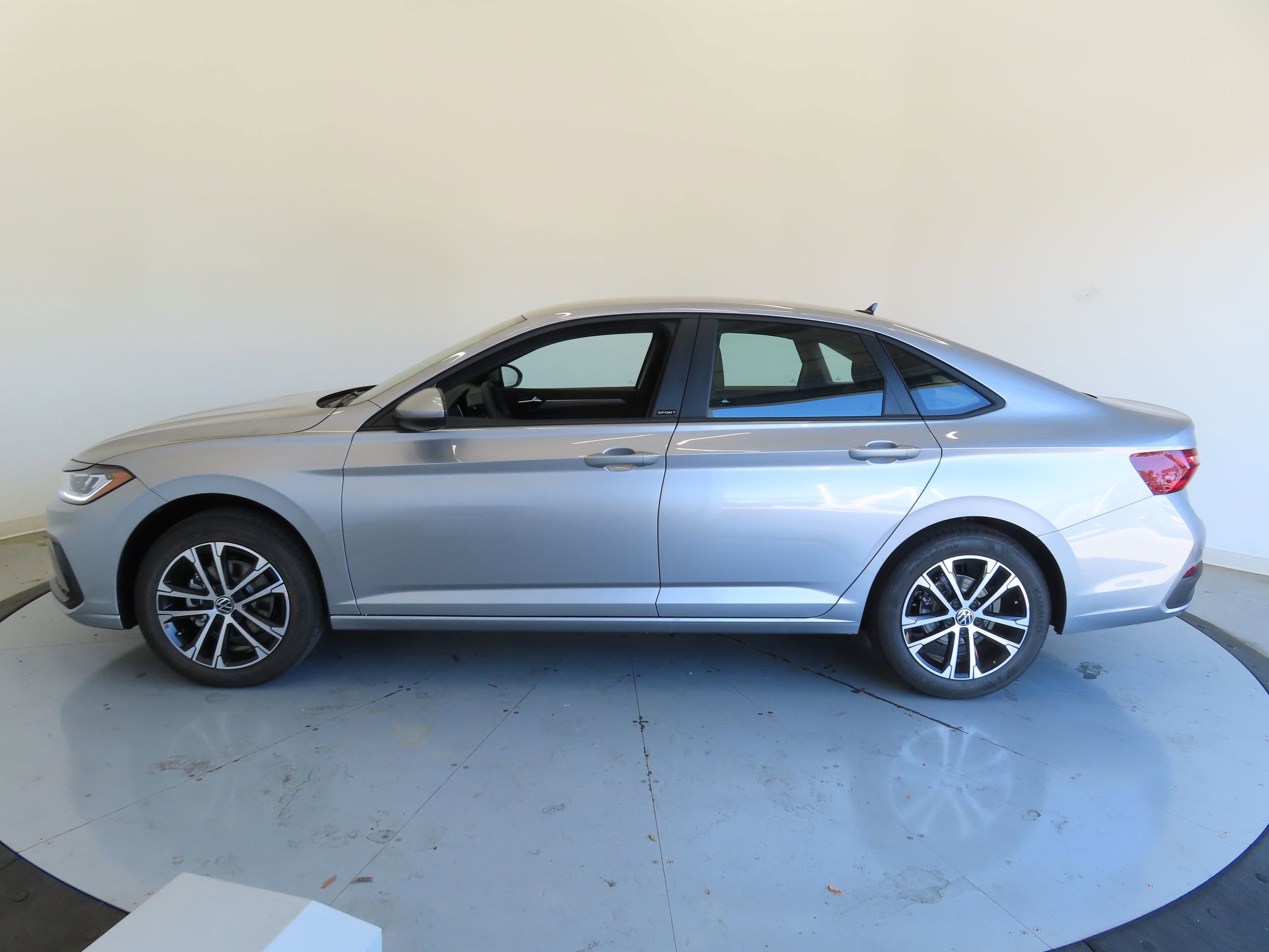 New 2026 Volkswagen Jetta Sport FWD image 6