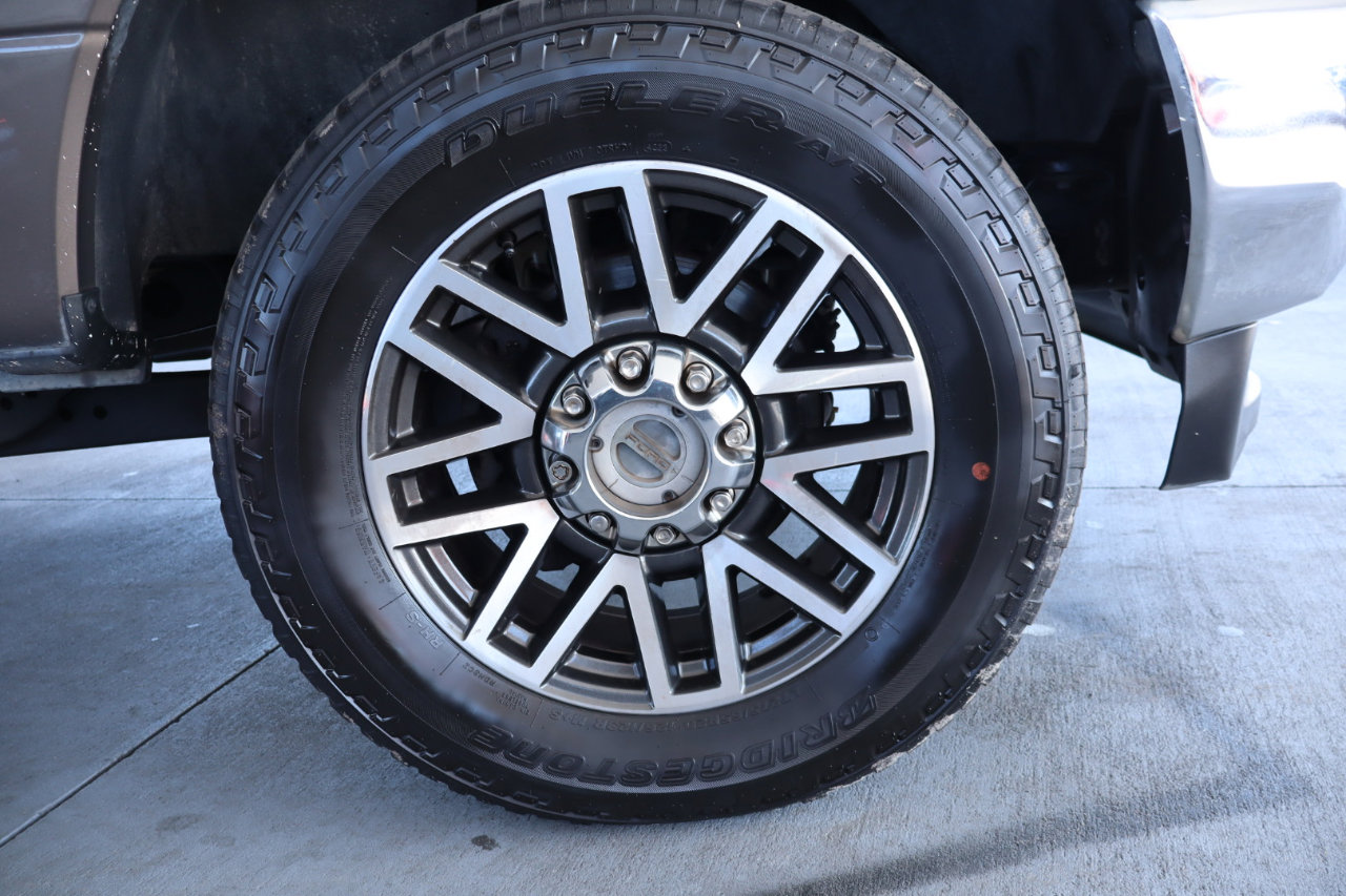 Used 2017 Ford F350 Lariat w/ Lariat Value Package image 42