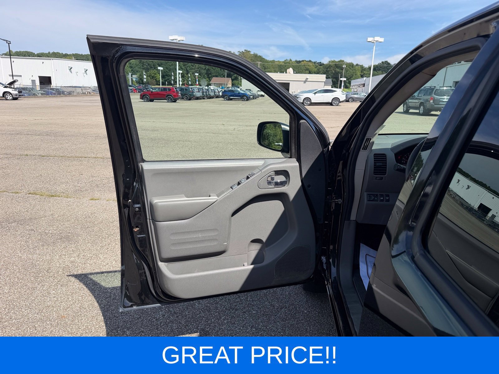 Used 2019 Nissan Frontier SV w/ Value Truck Package AWD/4WD image 14