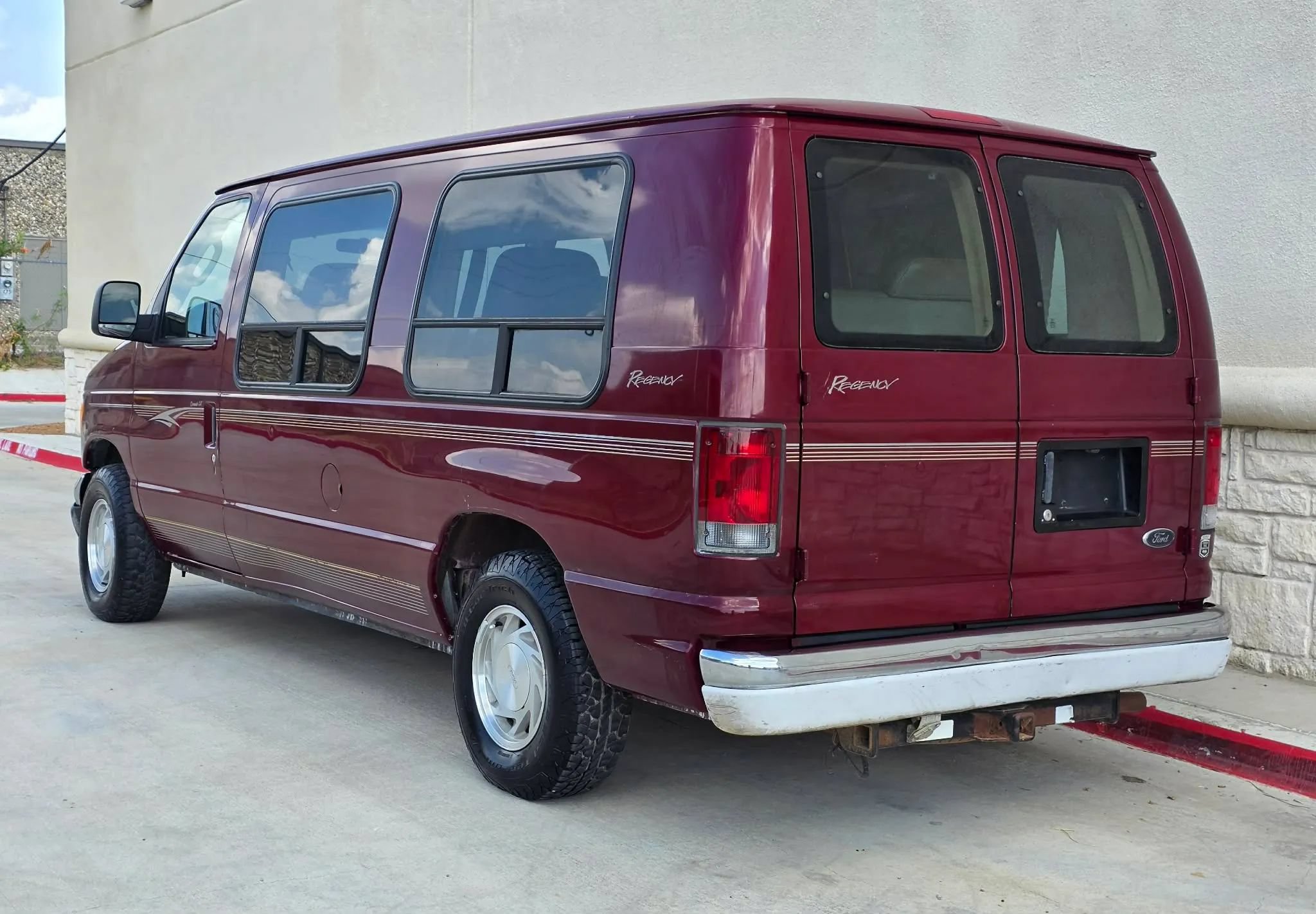 Used 2003 Ford E-150 and Econoline 150 RWD image 5