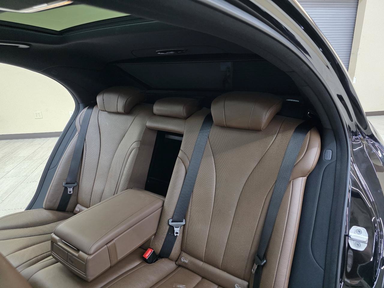 Used 2017 Mercedes-Benz S 550 Sedan image 26