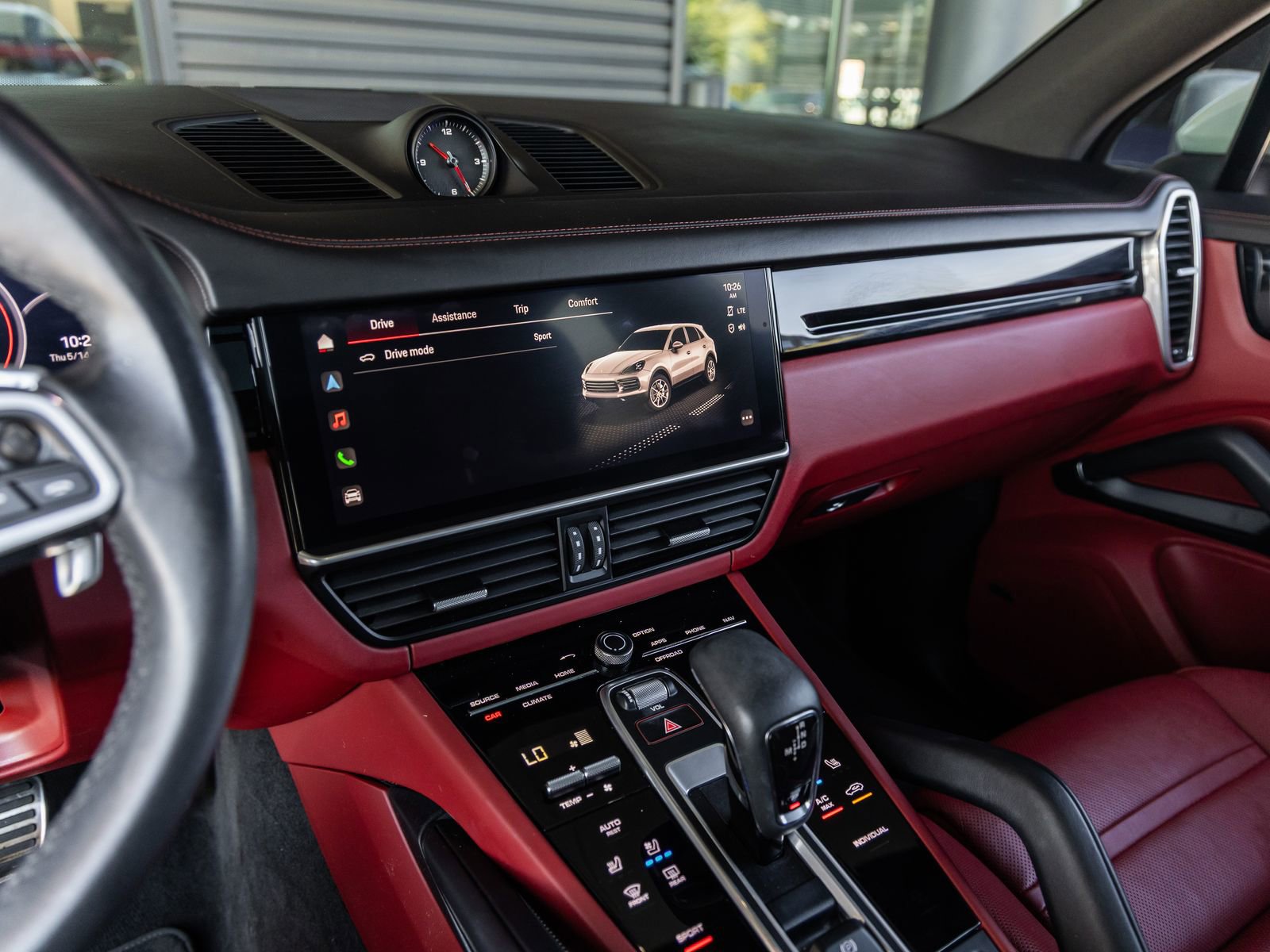 Certified 2023 Porsche Cayenne S Platinum AWD/4WD image 31
