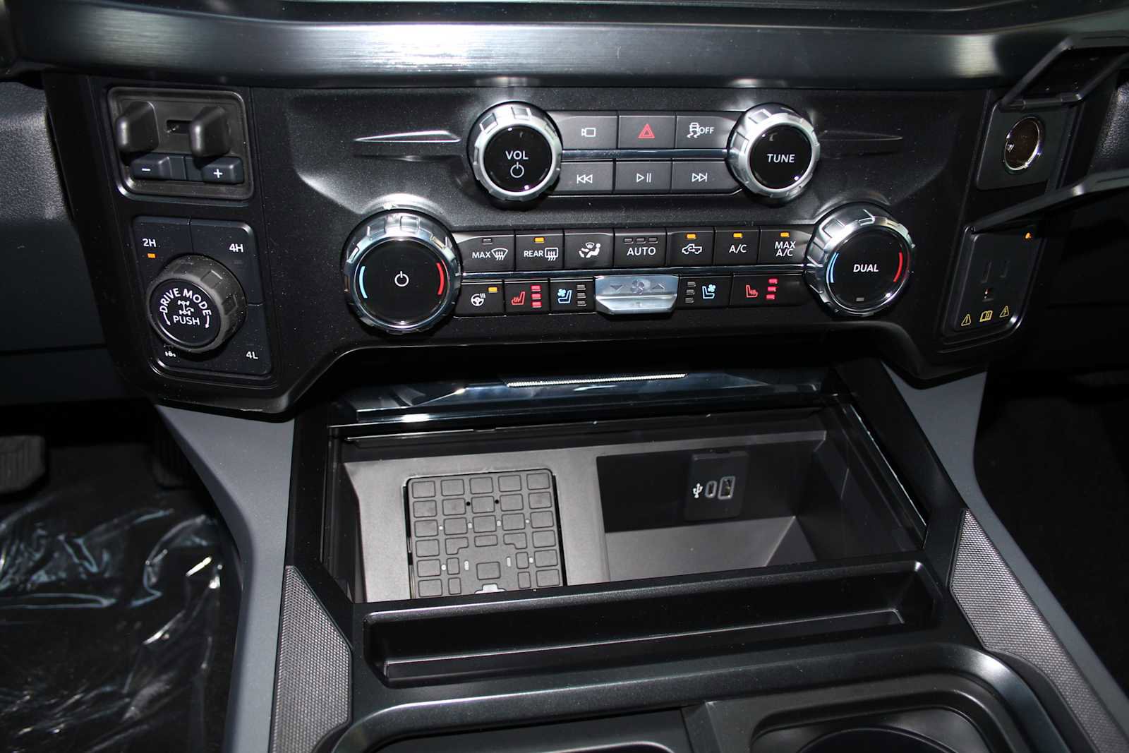 New 2026 Ford F250 Lariat image 57