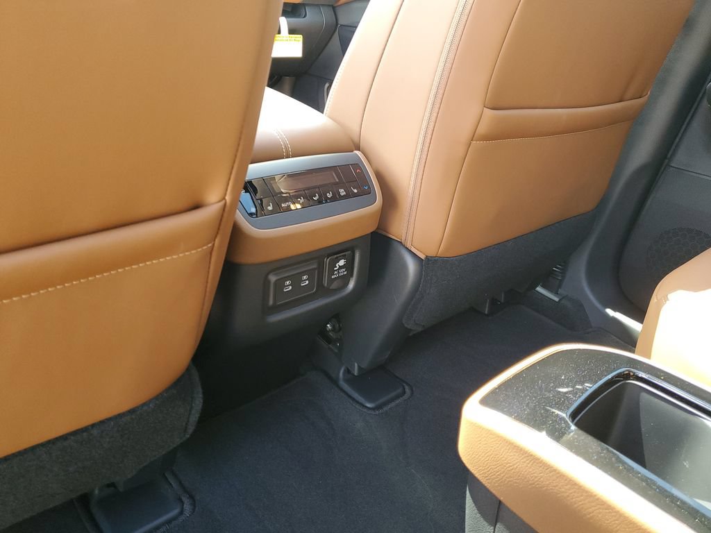 New 2026 Nissan Pathfinder Platinum AWD/4WD image 13