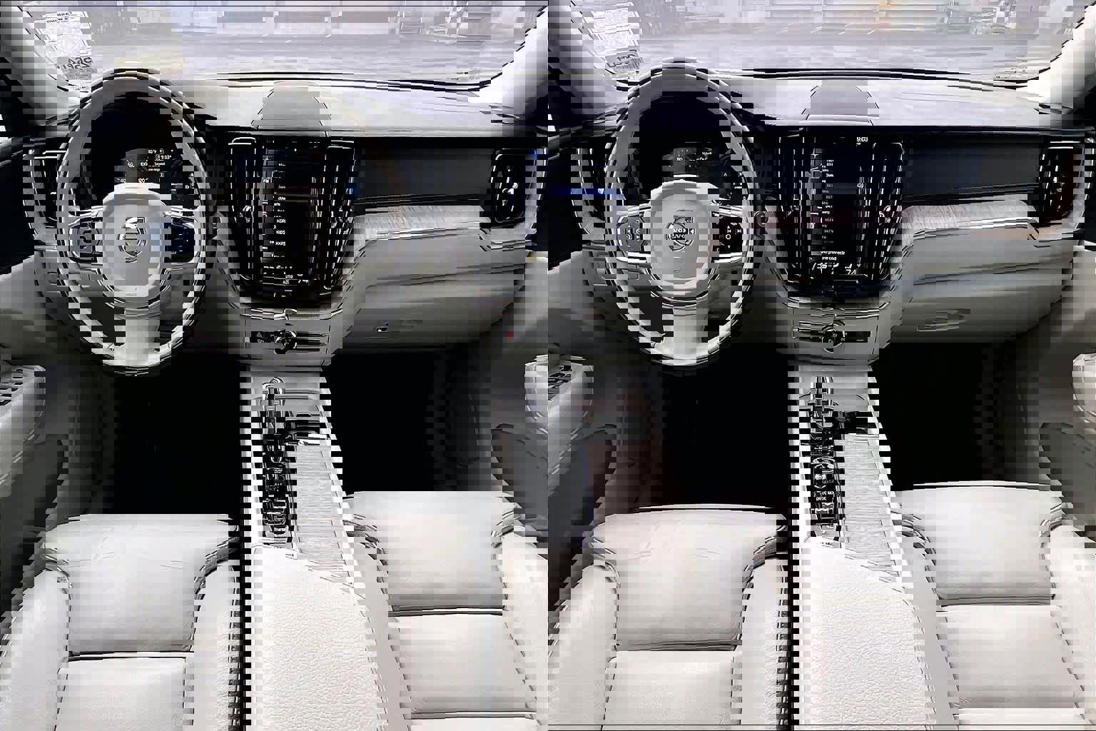 Used 2018 Volvo XC60 T8 Inscription w/ Advanced Package image 18