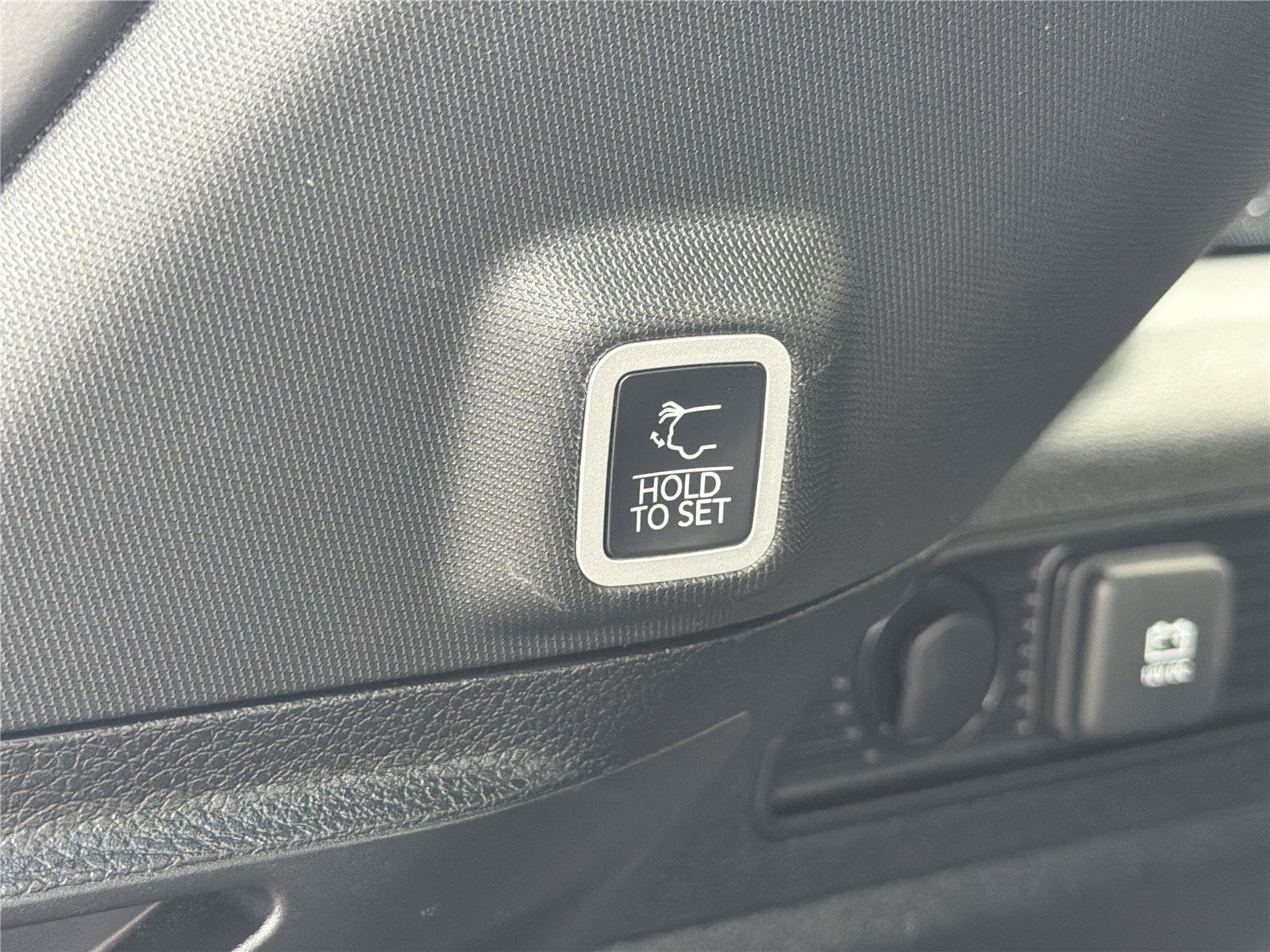 Used 2024 Jeep Grand Cherokee Altitude AWD/4WD image 18