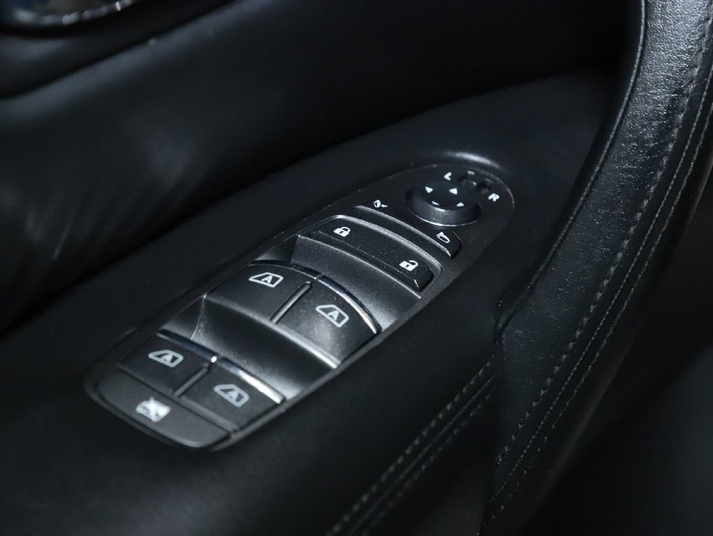 Used 2022 Nissan Armada SL w/ Midnight Edition Package RWD image 17