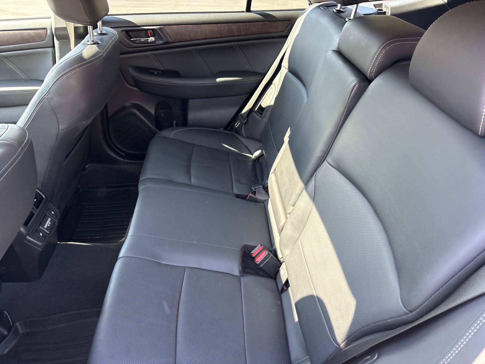 Used 2018 Subaru Outback 2.5i Limited AWD/4WD image 32