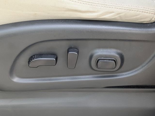 Used 2021 Nissan Titan SV w/ SV Convenience Package image 24