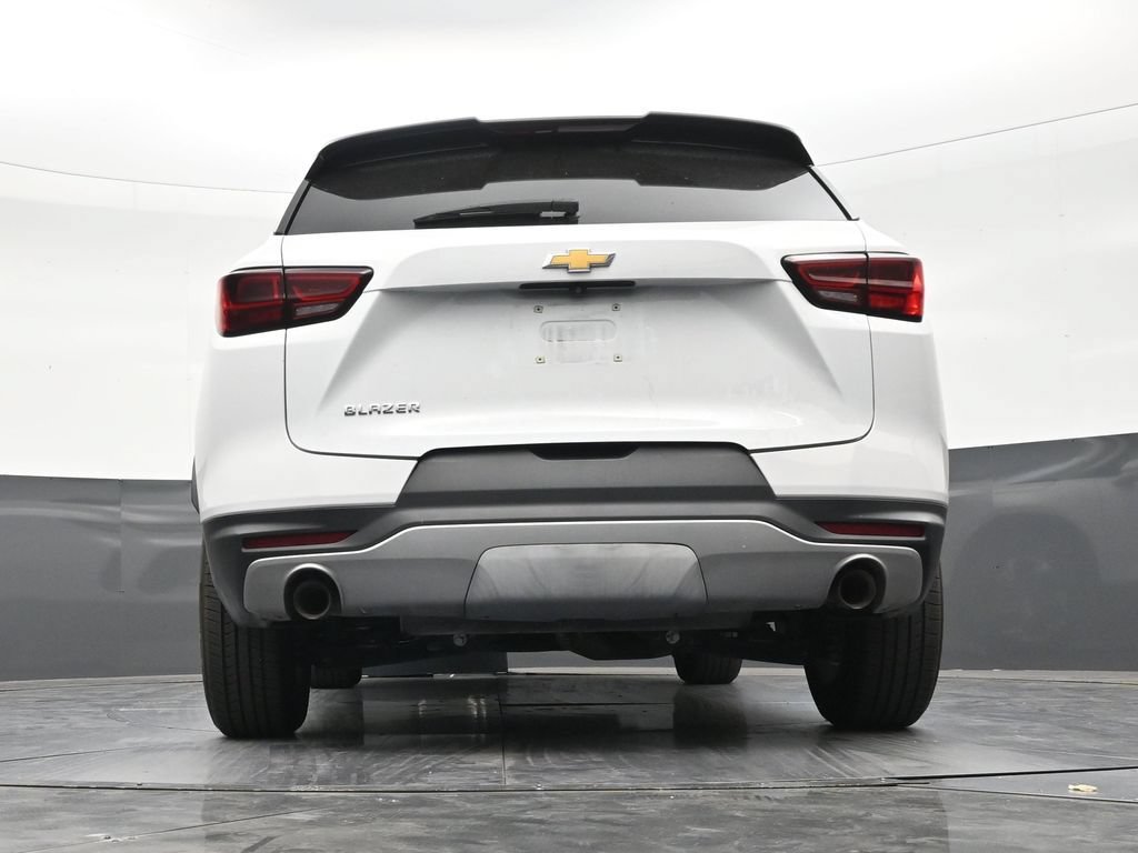 Used 2024 Chevrolet Blazer LT FWD image 23