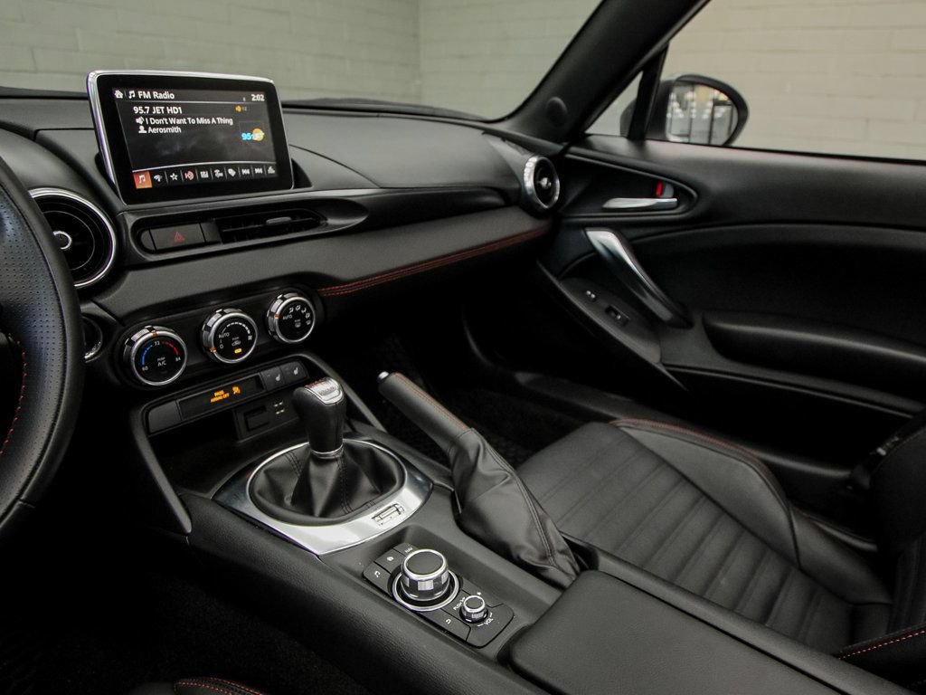 Used 2019 FIAT 124 Spider Abarth w/ Convenience Group RWD image 17