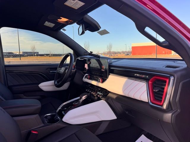 Used 2024 GMC Canyon AT4X w/ AT4X AEV Edition image 23