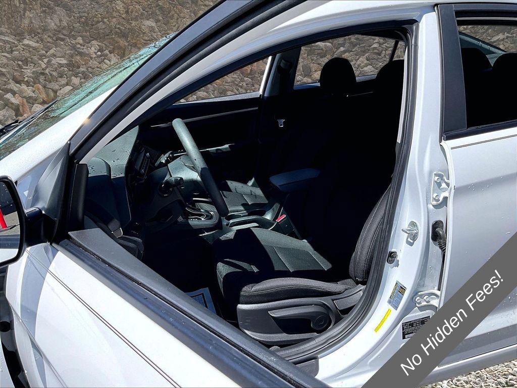 Used 2019 Hyundai Elantra SE w/ Cargo Package FWD image 23