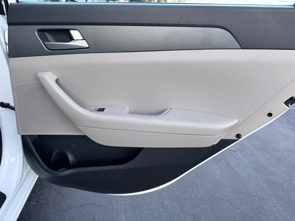 Used 2017 Hyundai Sonata SE image 23