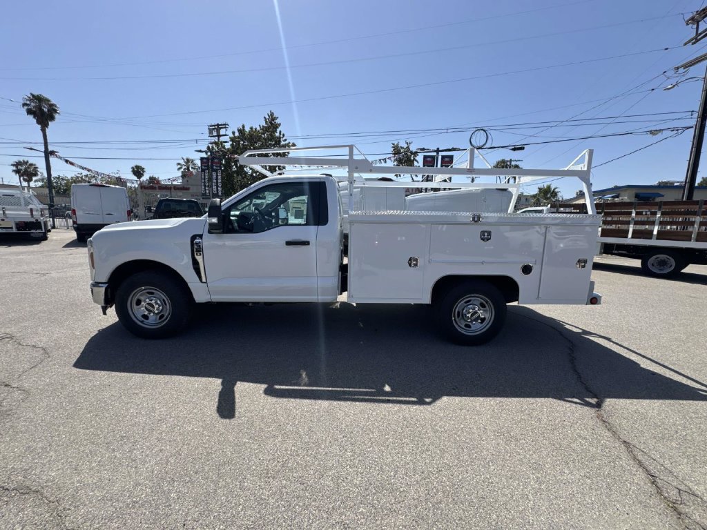 New 2026 Ford F350 XL w/ XL Chrome Package RWD image 19