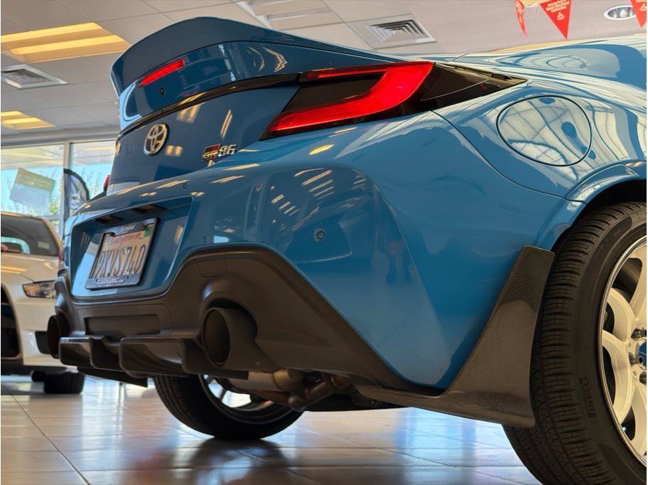 Used 2022 Toyota GR86 Premium w/ ALL Weather Mat Package (TMS) RWD image 31