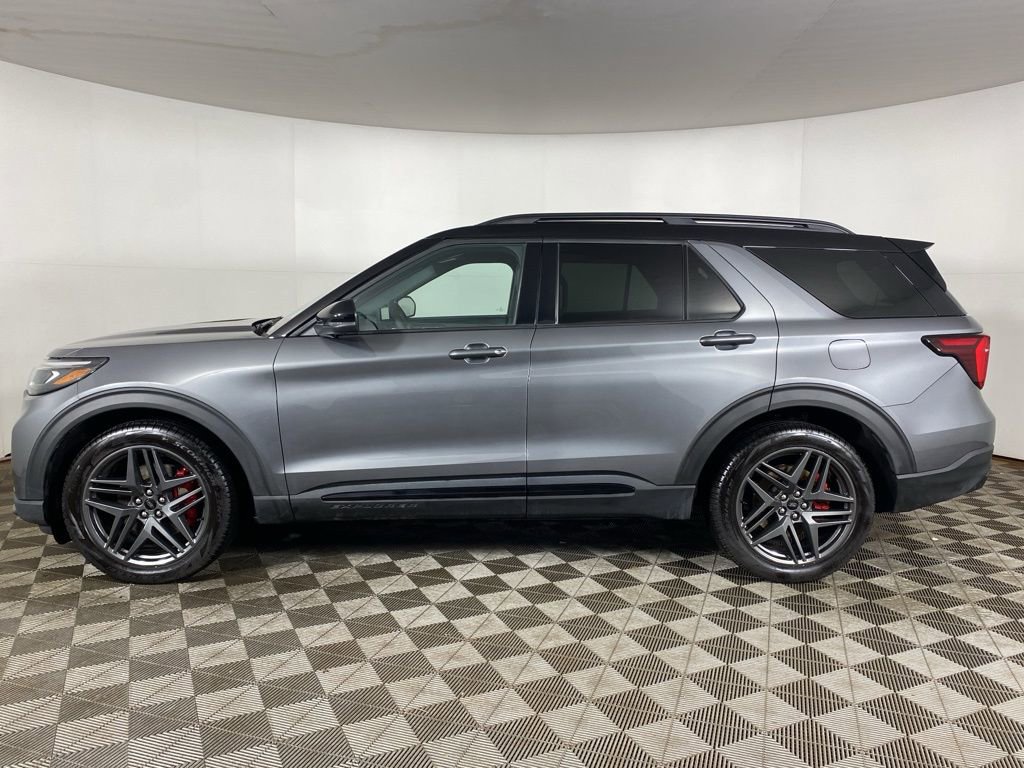 Used 2025 Ford Explorer ST w/ Sun And Sound Package image 15