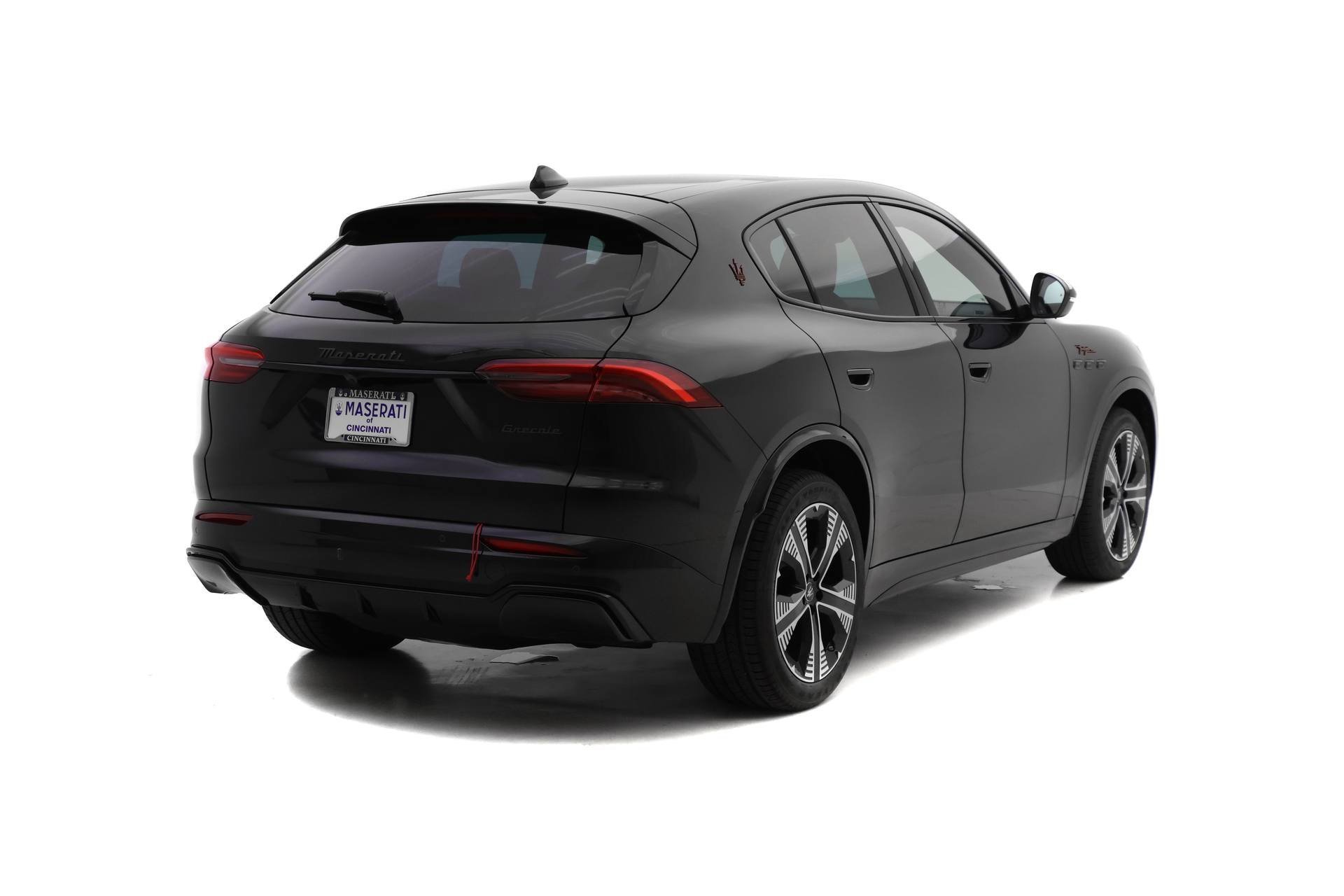 New 2025 Maserati Grecale Folgore image 4