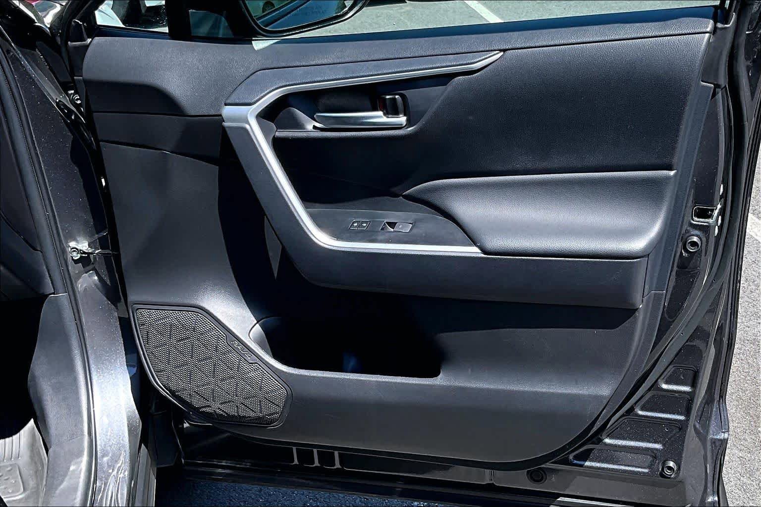 Certified 2025 Toyota RAV4 XLE w/ Convenience Package FWD image 23