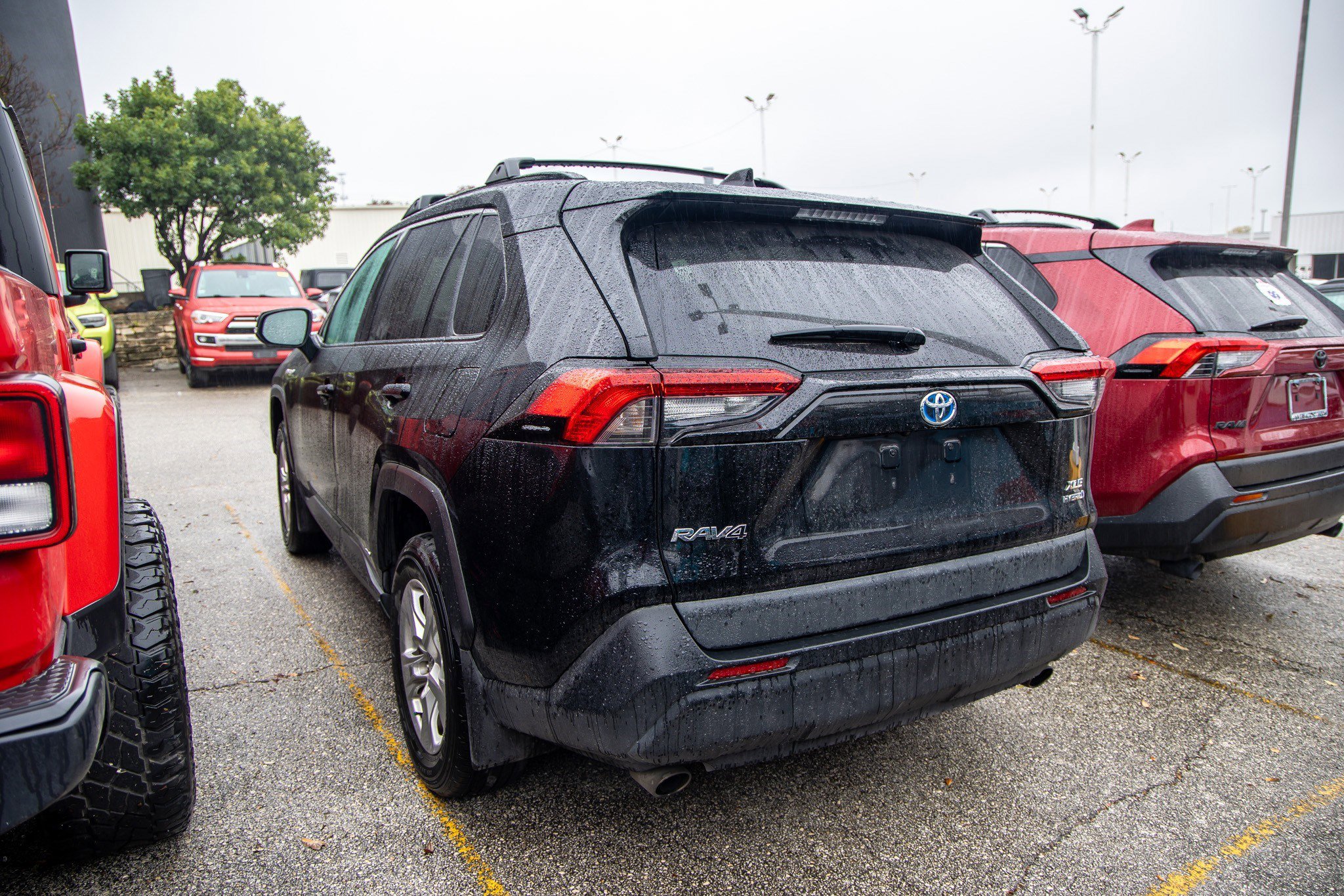 Used 2021 Toyota RAV4 XLE image 8