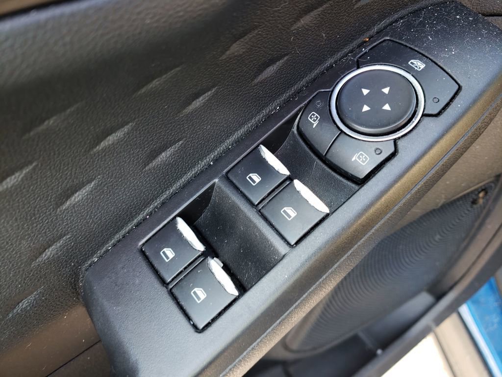 Used 2020 Ford Escape Titanium image 11