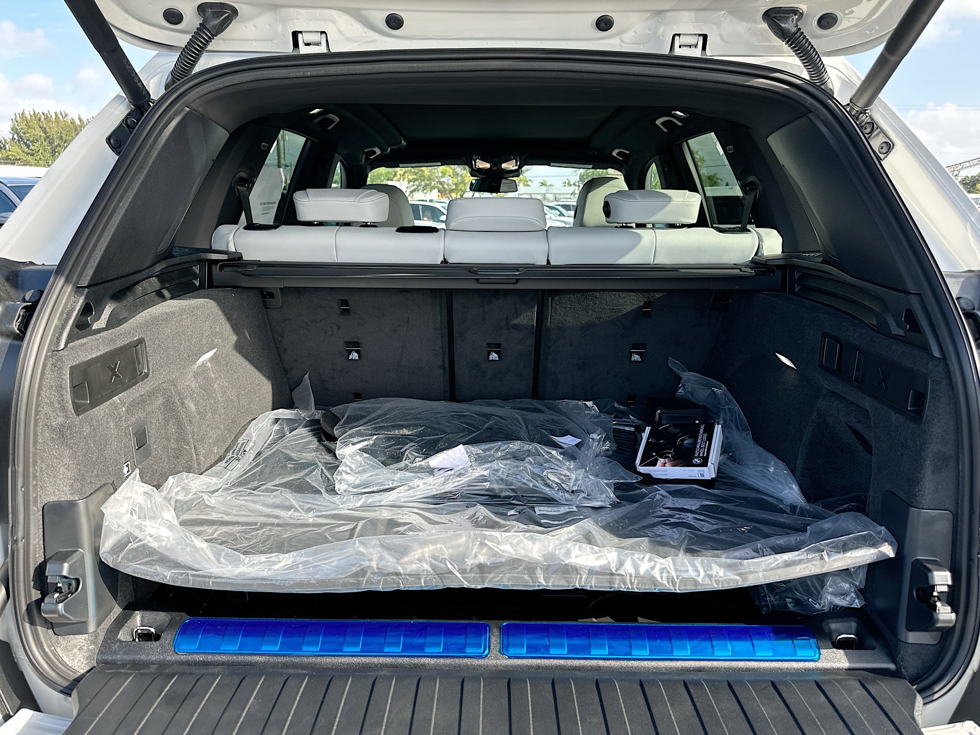 New 2026 BMW X5 xDrive50e w/ M Sport Package image 21