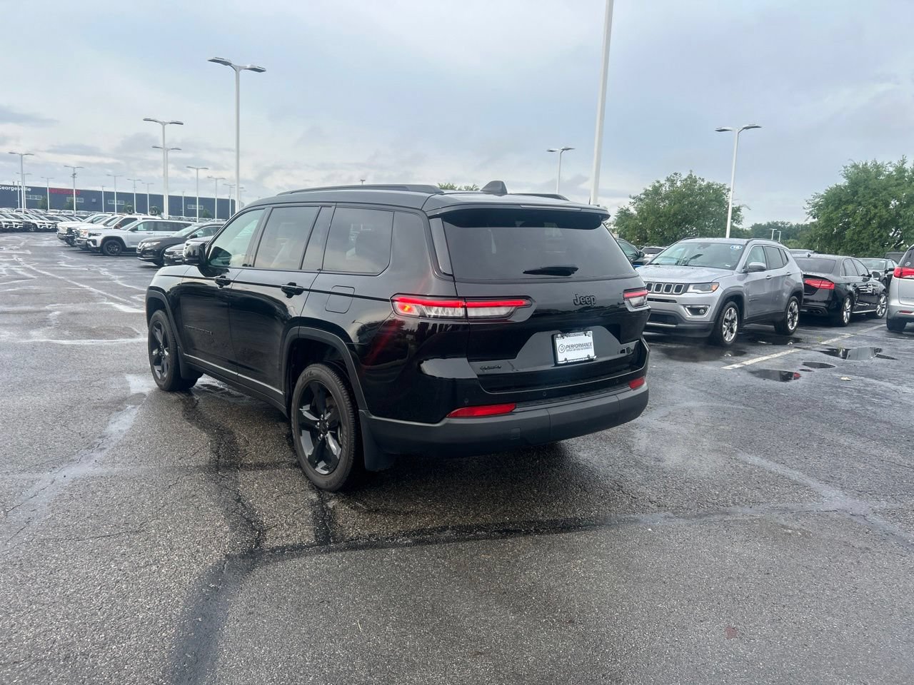 Used 2025 Jeep Grand Cherokee L Altitude AWD/4WD image 5