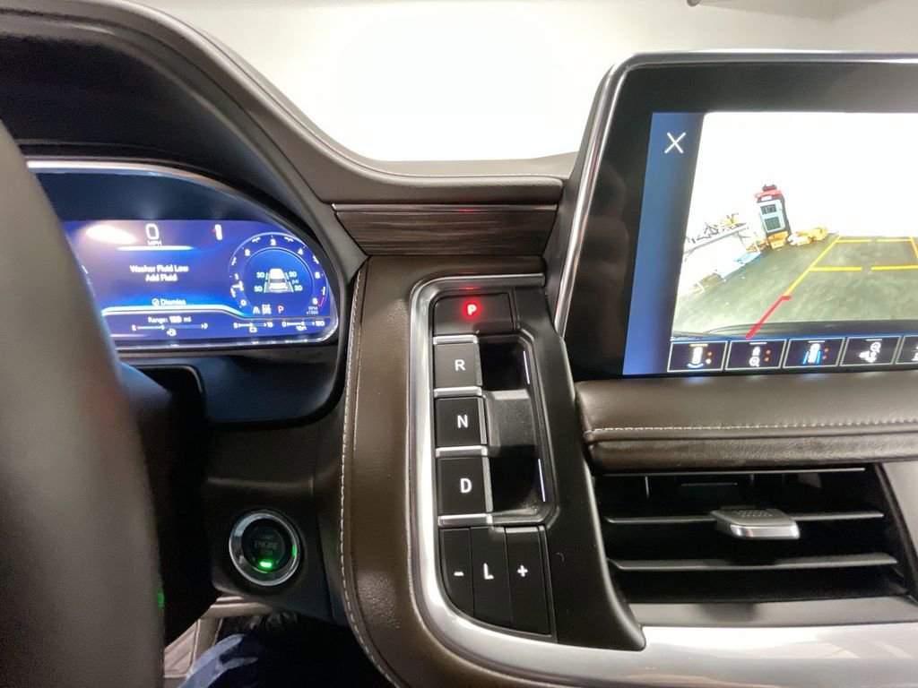 Used 2023 Chevrolet Tahoe Z71 w/ Luxury Package image 16