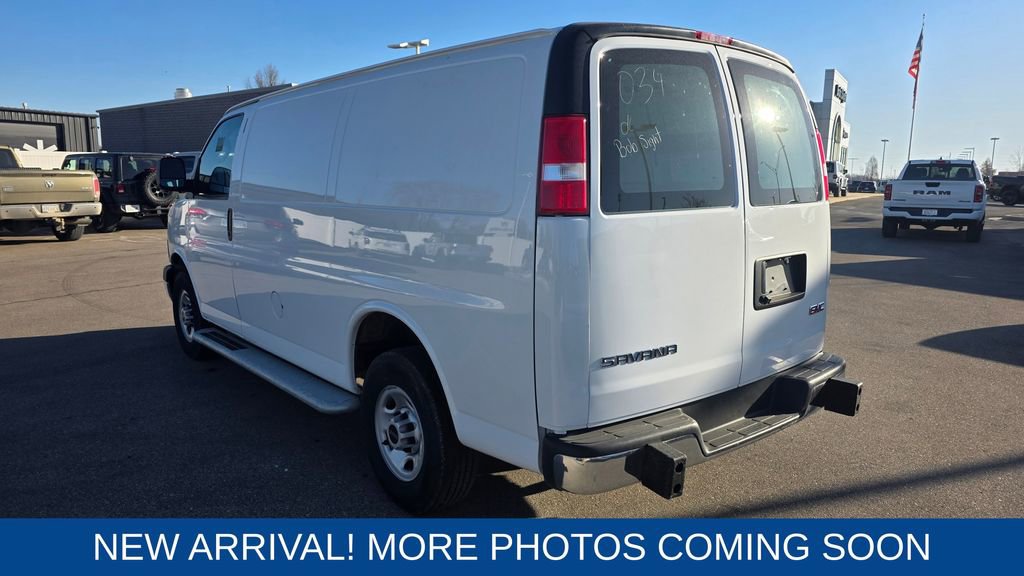 Used 2024 GMC Savana 2500 w/ Driver Convenience Package image 3