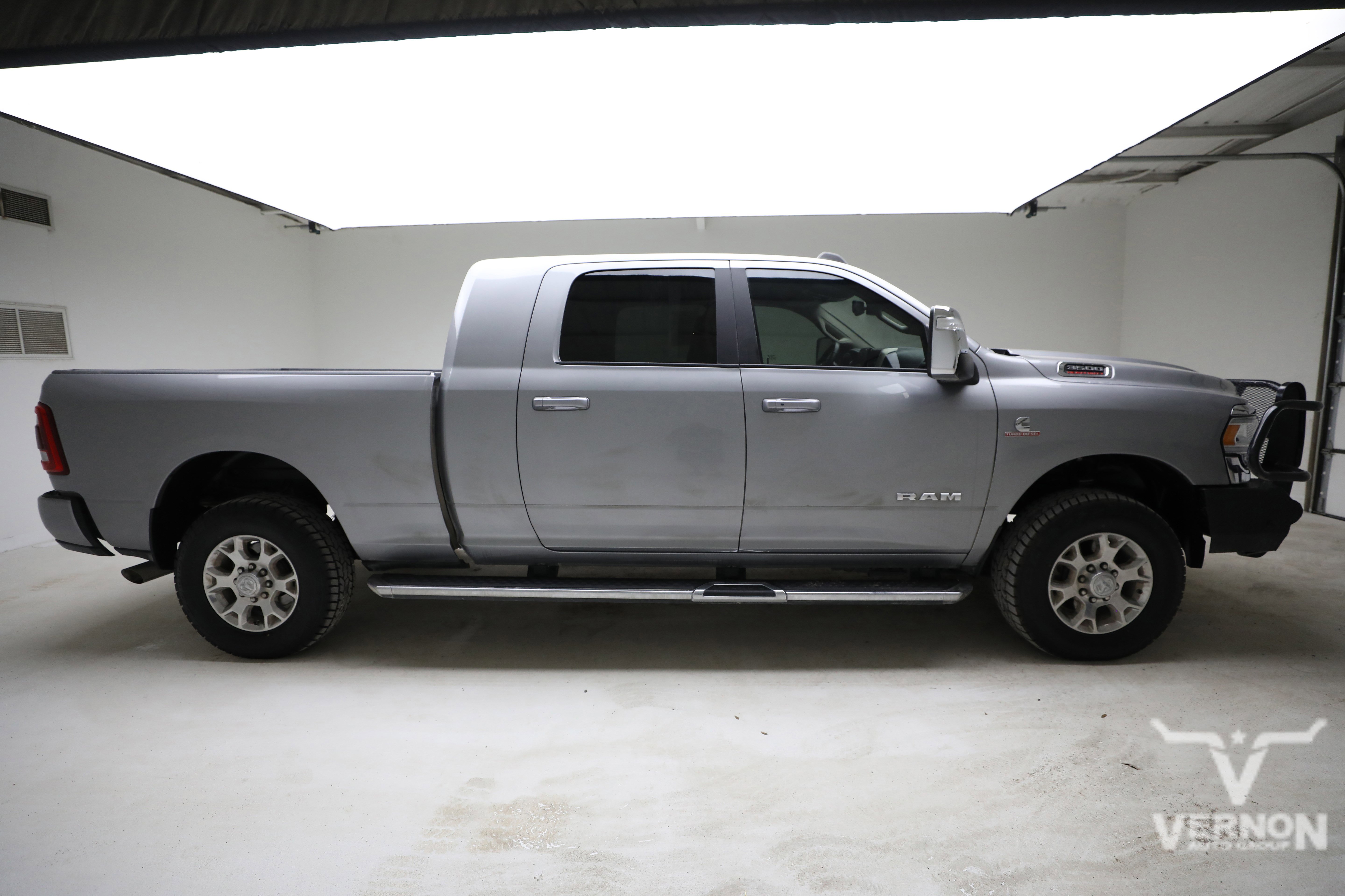 Used 2024 RAM 3500 Laramie AWD/4WD image 6