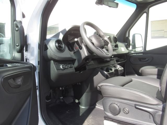 Used 2023 Mercedes-Benz Sprinter 3500 image 11
