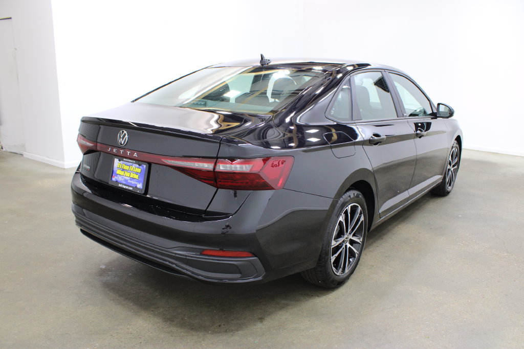 New 2027 Volkswagen Jetta Sport FWD image 5
