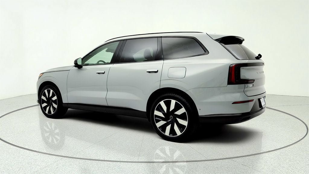 Used 2025 Volvo EX90 Ultra AWD/4WD image 7