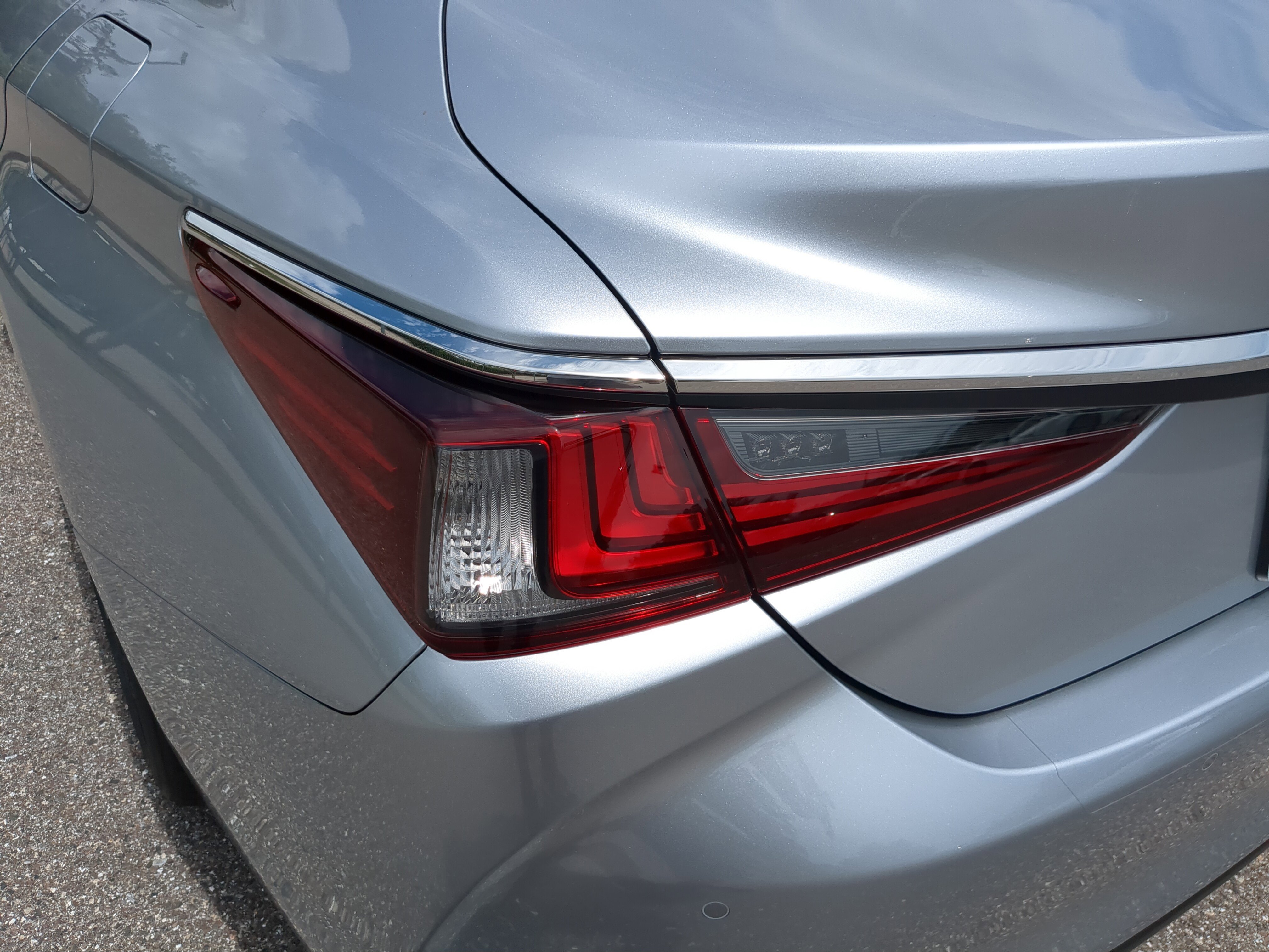 New 2025 Lexus ES 350 w/ Premium Package image 10