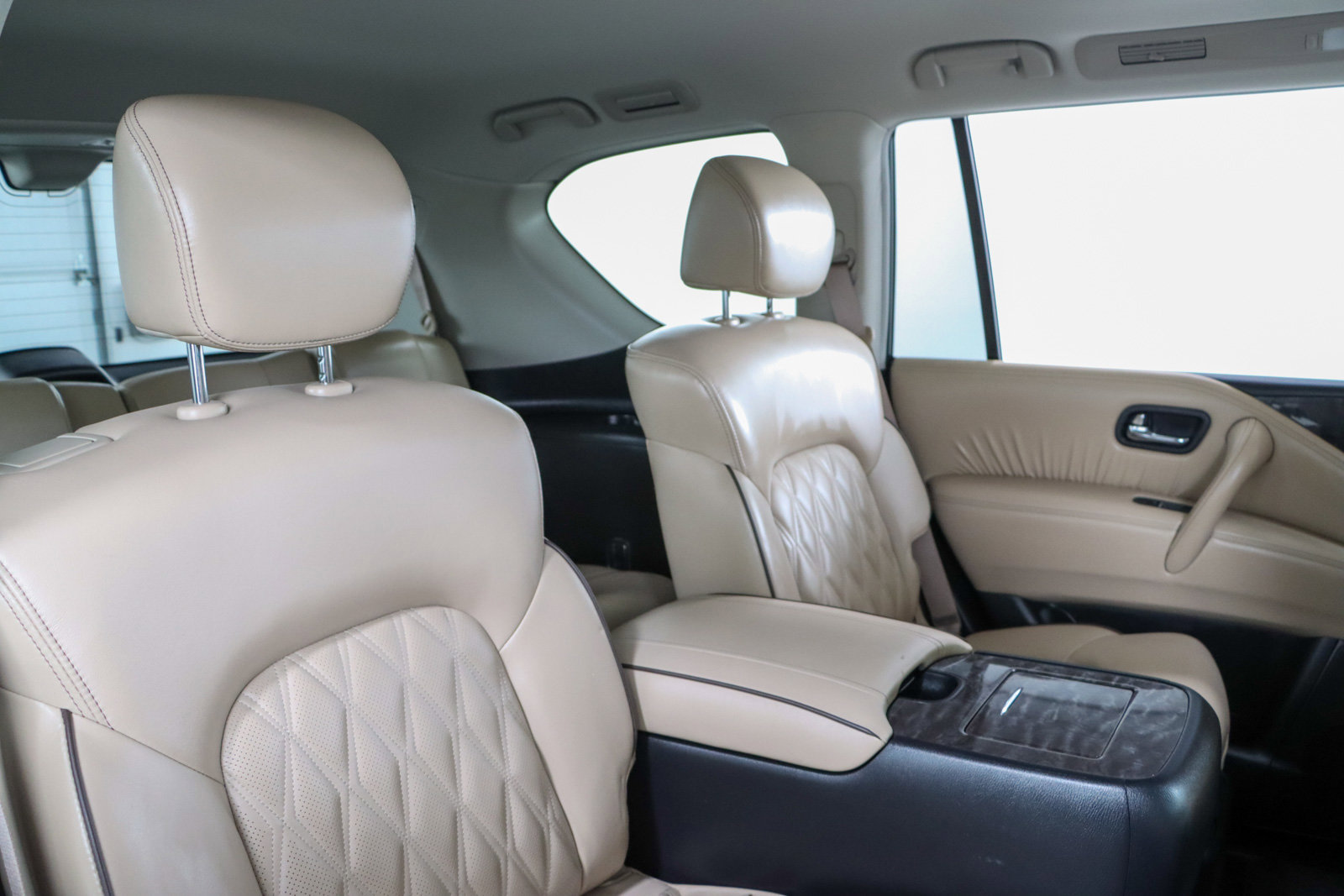 Used 2024 Nissan Armada Platinum w/ Captain's Chairs Package image 34