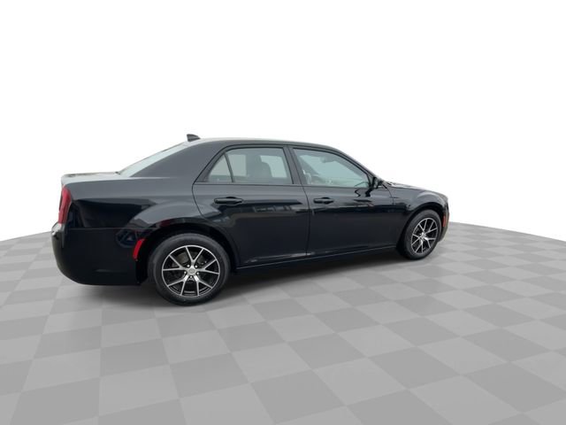 Used 2018 Chrysler 300 S w/ 300S Premium Group AWD/4WD image 8
