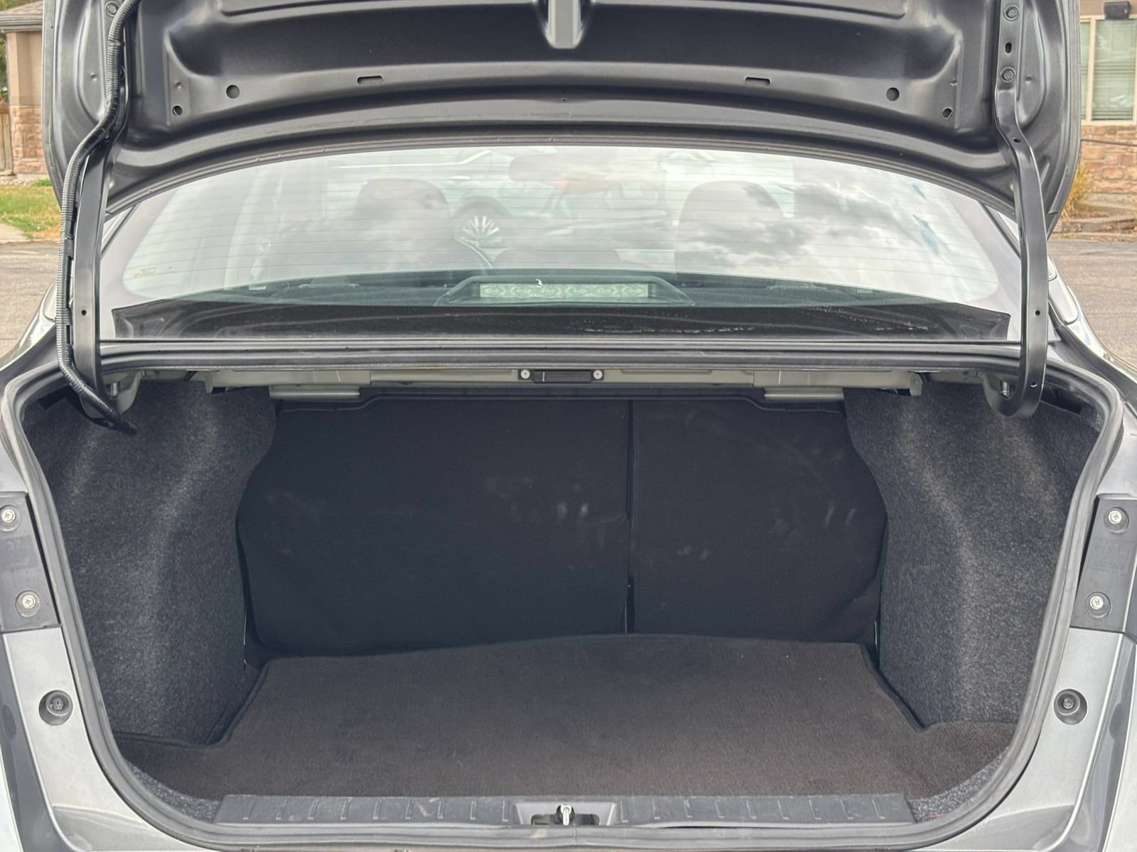 Used 2025 Nissan Versa SV FWD image 28