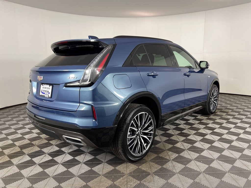 Used 2025 Cadillac XT4 Sport w/ Cold Weather Package image 5