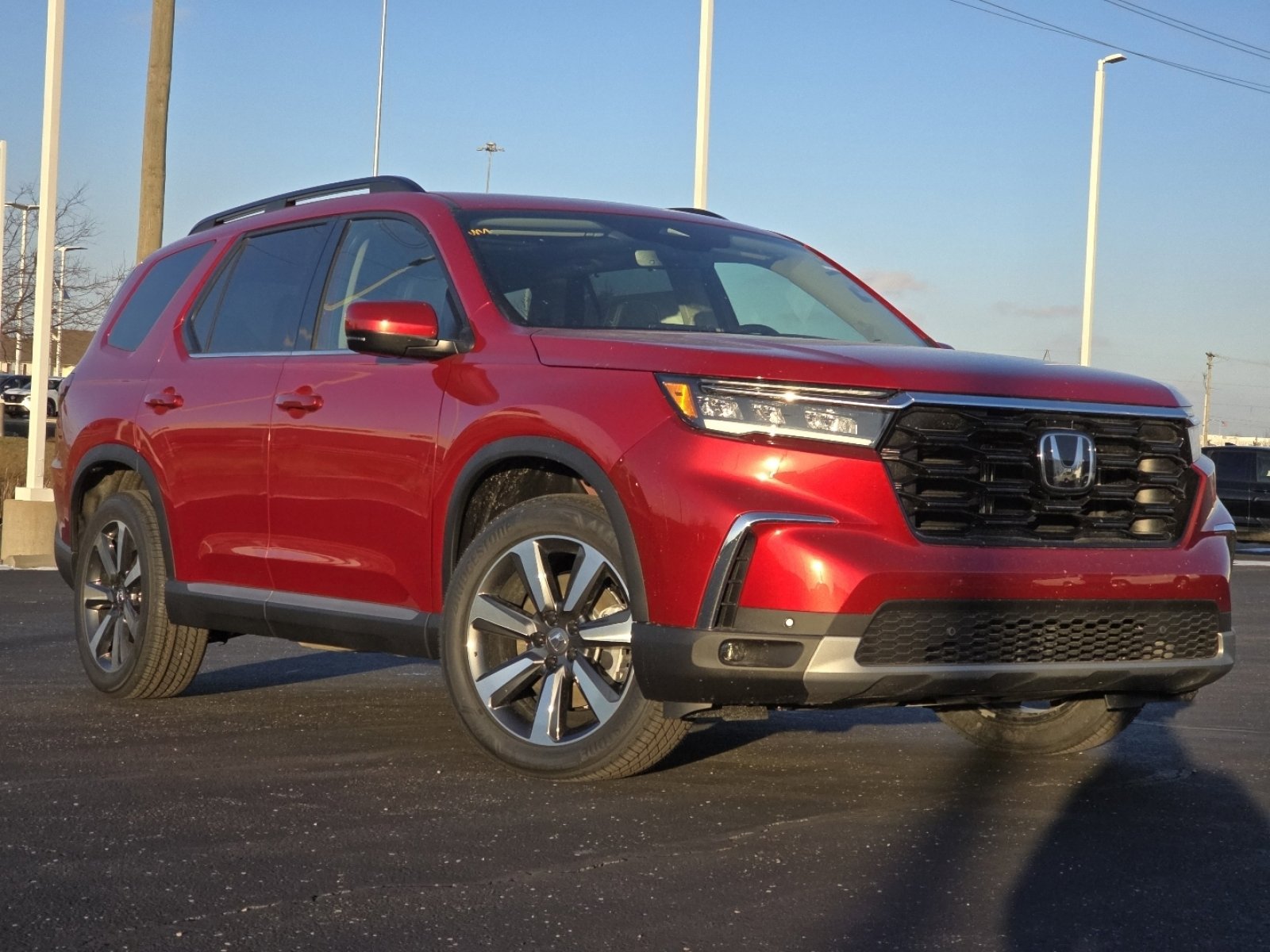 New 2025 Honda Pilot Touring image 2