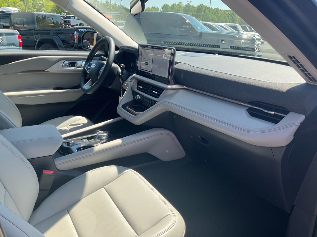 New 2026 Ford Explorer Active w/ Active Comfort Package RWD image 11