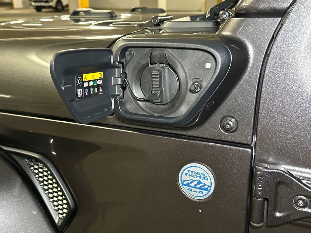 Used 2022 Jeep Wrangler Unlimited Sahara w/ Cold Weather Group image 15