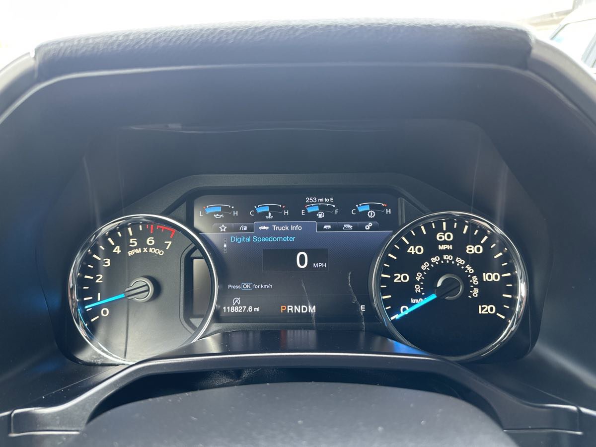 Used 2017 Ford F150 Platinum w/ Equipment Group 701A Luxury image 23